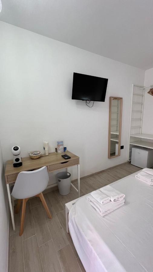 Zenia Rooms Сан Теодоро Екстериор снимка