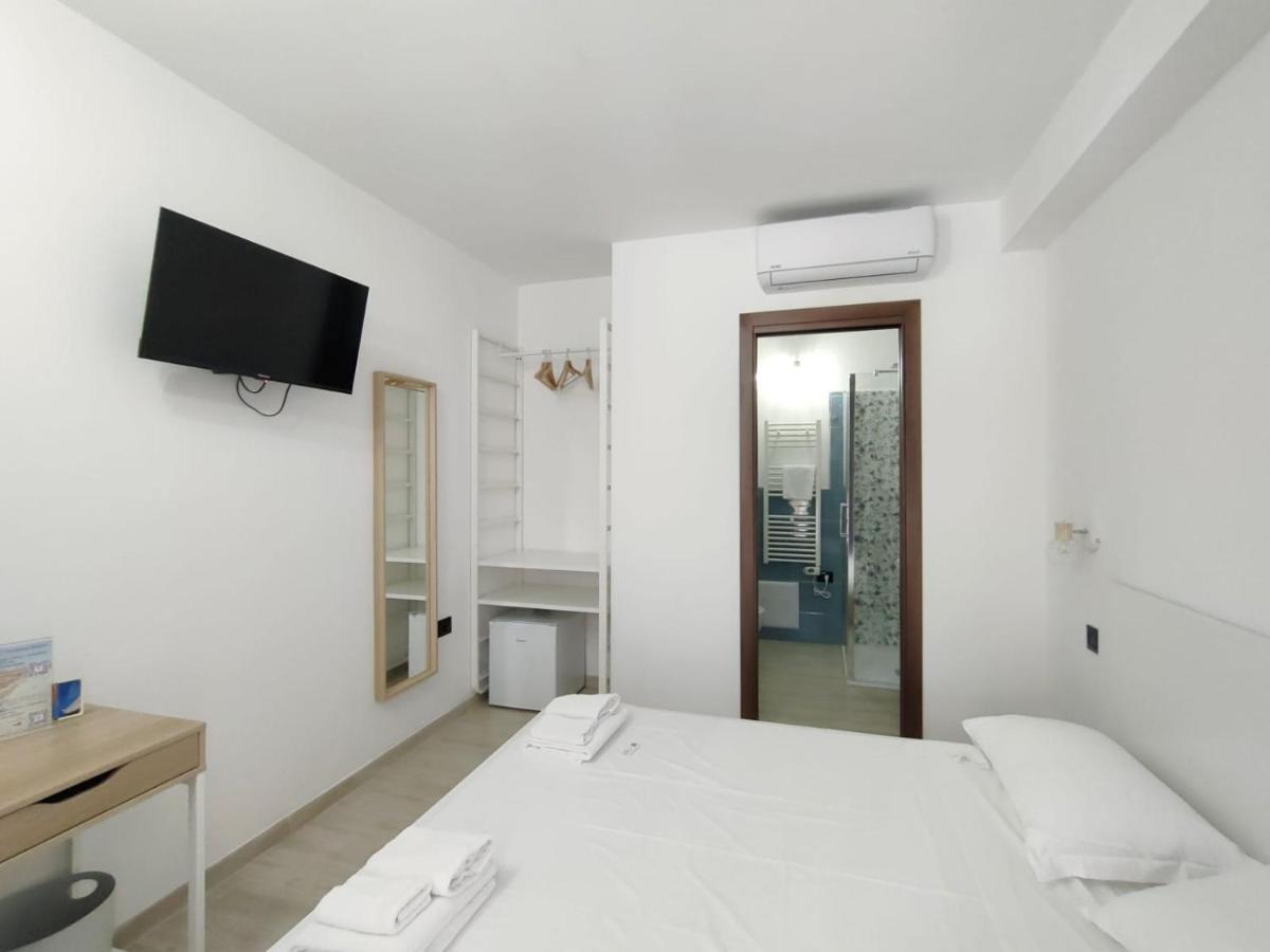 Zenia Rooms Сан Теодоро Екстериор снимка