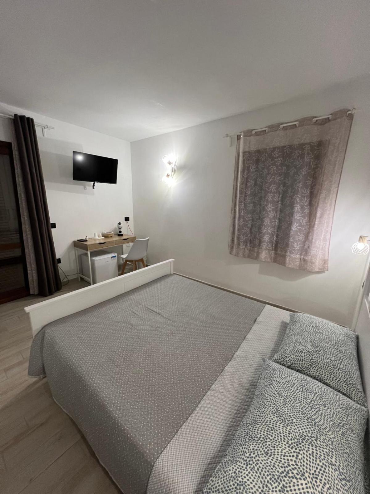 Zenia Rooms Сан Теодоро Екстериор снимка