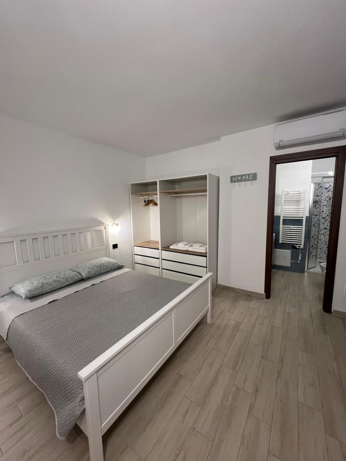 Zenia Rooms Сан Теодоро Екстериор снимка
