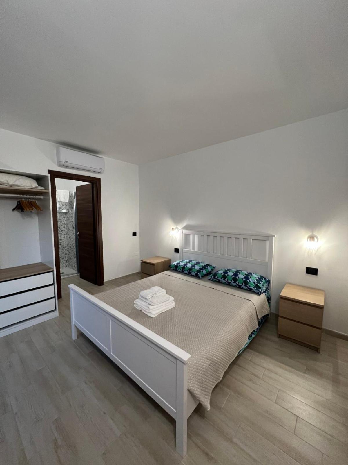 Zenia Rooms Сан Теодоро Екстериор снимка