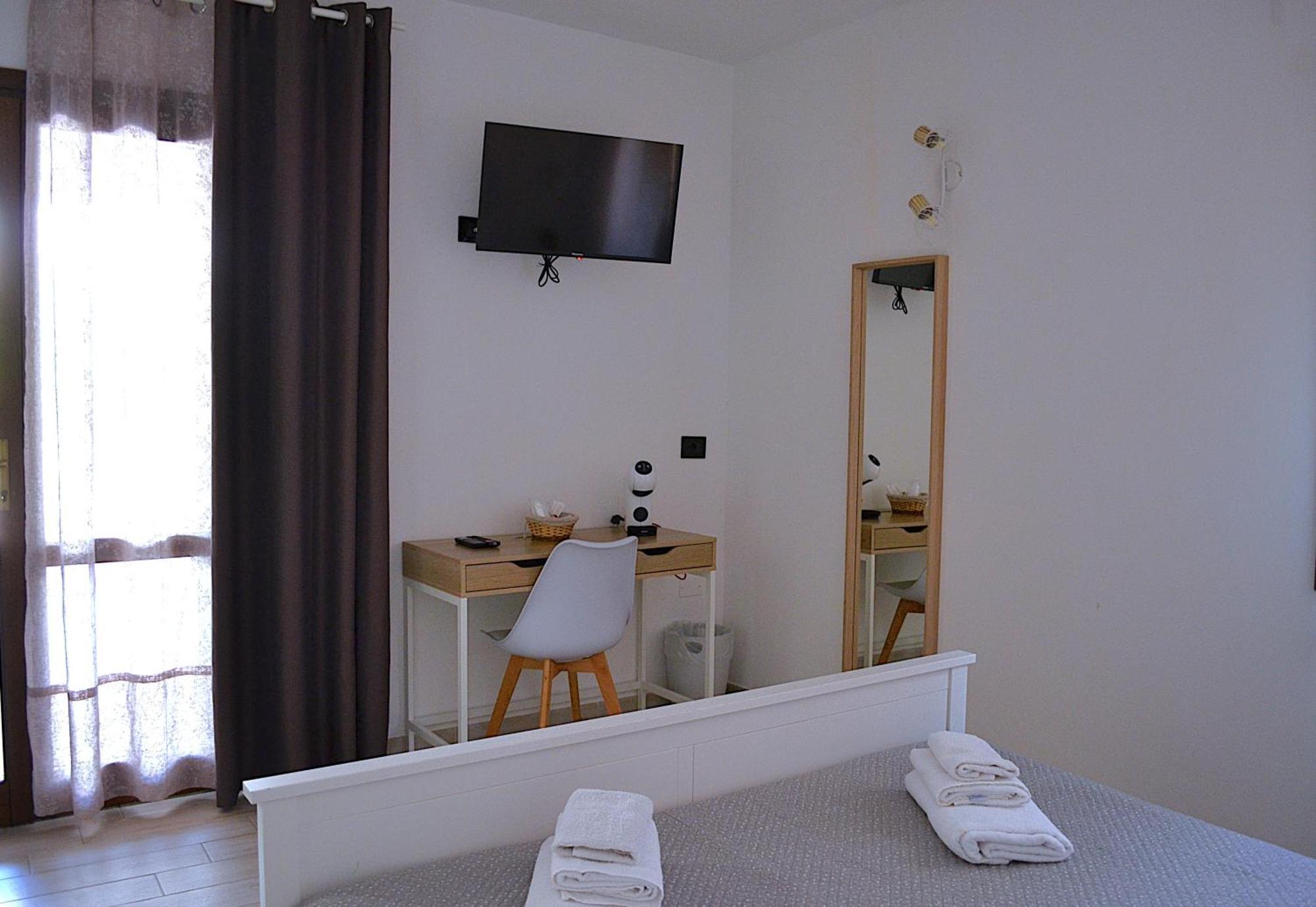 Zenia Rooms Сан Теодоро Екстериор снимка